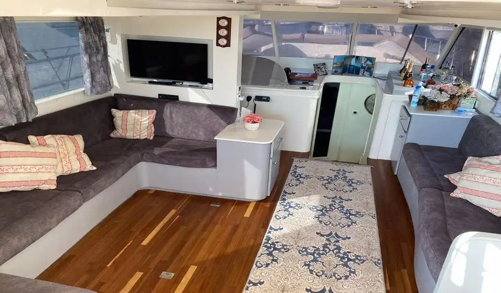 LUXURIOUS ELEGANCE